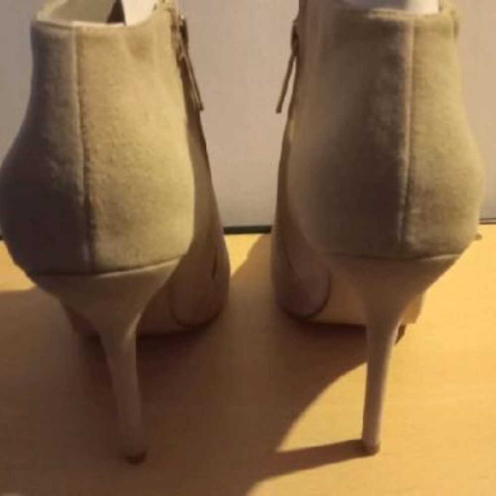 Shoes - Picture 2 of 6